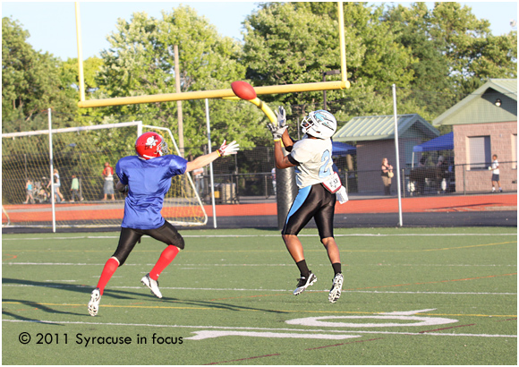 Syracuse's Tyrone Burke catches a touchdown in the first half. Burke had 4 receptions for 135 years and 3 touchdowns