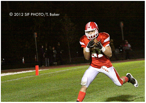 JD widereceiver Ben Honis catches a touchdown as the second quarter began.