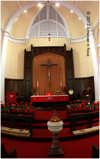 First English Lutheran Church-Altar