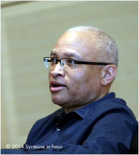 Comedian and television writer Larry Wilmore visited the Newhouse School to discuss his career last week.