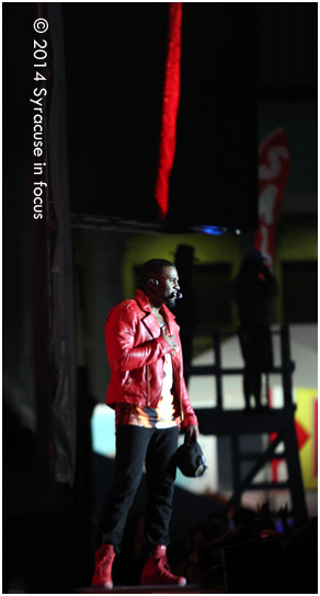 Singer Jason Derulo, the modern-day dance machine, wowed the crowd at Chevy Court on Friday night.