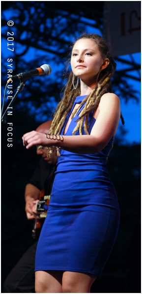 Diva in a Blue Dress (Jessica Brown, vocalist)