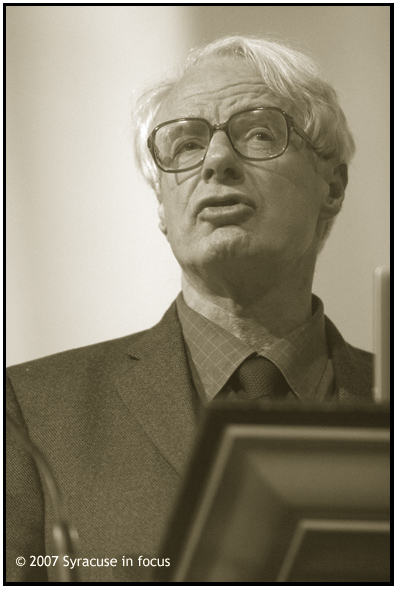 MARCH 21--Adam Hochschild, author of the internationally acclaimed book "Bury the Chains: Prophets and Rebels in the Fight to Free an Empire's Slaves" delivered a lecture "Twelve Men in a Printing Shop, London, May 22, 1787: A Great Human Rights Movement is Born" at Syracuse University's Hendricks Chapel last night. During his talk he profiled several Brits, including Thomas Clarkson, who struggled in the late 18th and early 19th centuries to abolish the trans-Atlantic slave trade. 